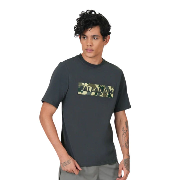 S/S Tee Camo Banner Men'S T-Shirt Ebony 108483-072