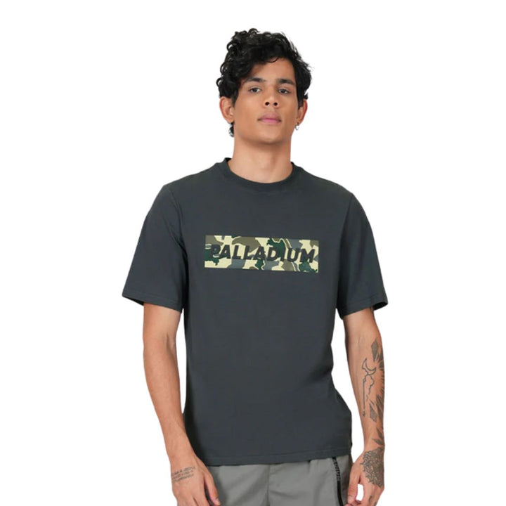 S/S Tee Camo Banner Men'S T-Shirt Ebony 108483-072